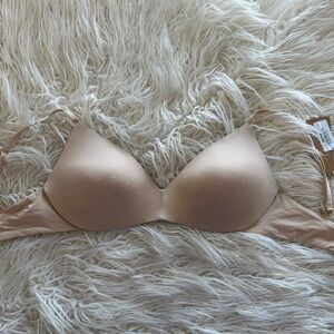 Skims Wireless Form Pushup Plunge Bra Sand Size 34D